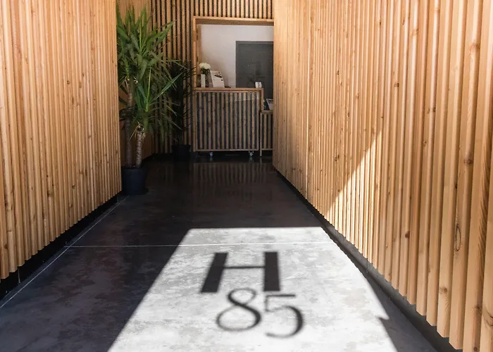 H85 ホテル *