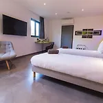 H85 Hotel *