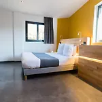 H85 Hotel *