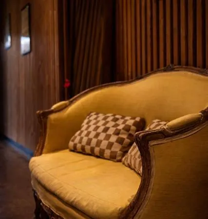 H85 Hotel Chatte