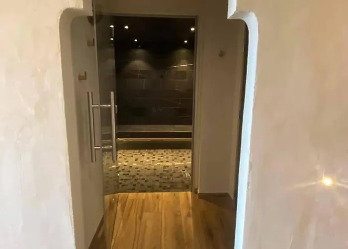 H85 Hotel